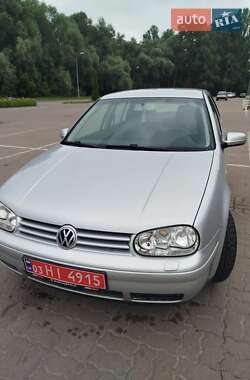 Хэтчбек Volkswagen Golf 2003 в Сумах