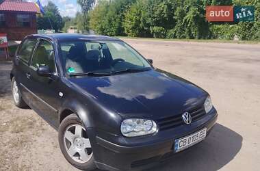 Хэтчбек Volkswagen Golf 2001 в Чернигове