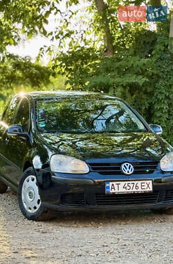 Хэтчбек Volkswagen Golf 2004 в Коломые