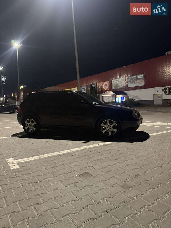 Хетчбек Volkswagen Golf 2003 в Тернополі