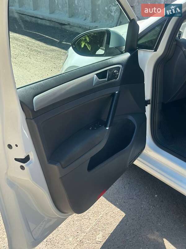 Универсал Volkswagen Golf 2015 в Одессе фото 15 Универсал Volkswagen Golf 2015 в Одессе