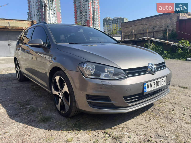 Універсал Volkswagen Golf 2016 в Києві