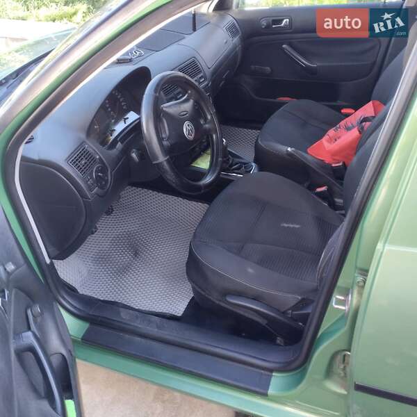 Хетчбек Volkswagen Golf 1998 в Тернополі