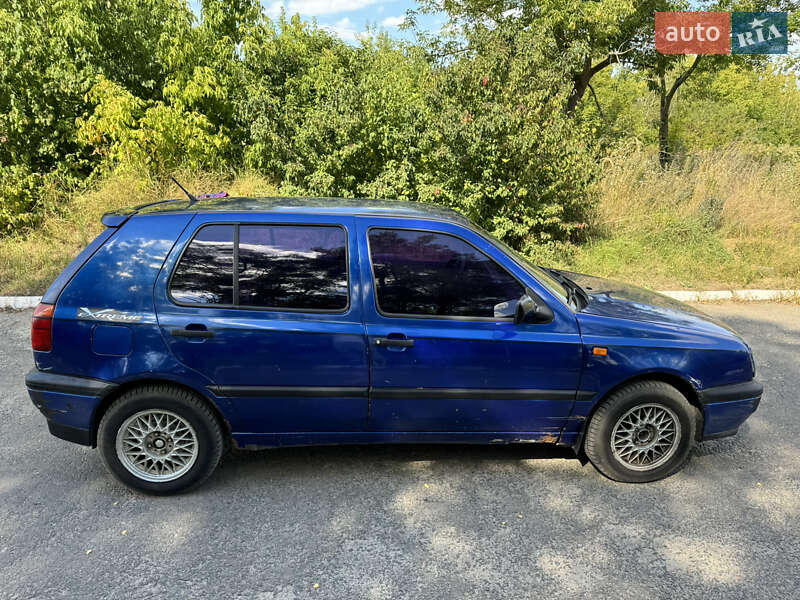 Хэтчбек Volkswagen Golf 1993 в Львове