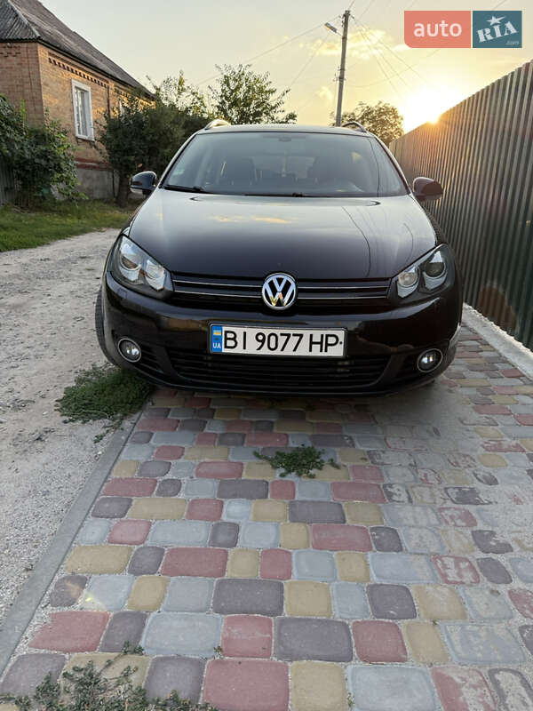 Універсал Volkswagen Golf 2010 в Полтаві