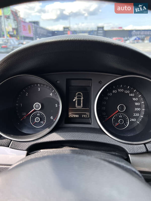 Универсал Volkswagen Golf 2011 в Киеве