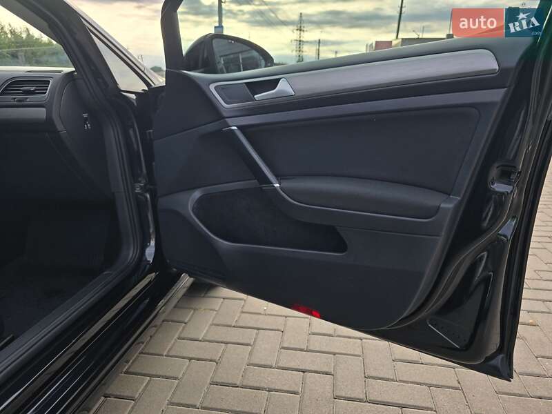 Универсал Volkswagen Golf 2015 в Белой Церкви