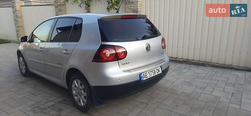 Хетчбек Volkswagen Golf 2008 в Новомосковську