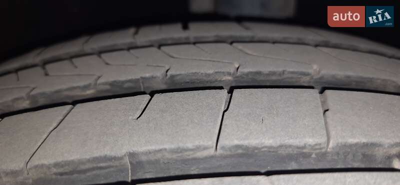 Хетчбек Volkswagen Golf 2008 в Новомосковську