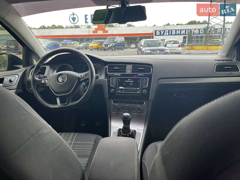 Универсал Volkswagen Golf 2016 в Ужгороде