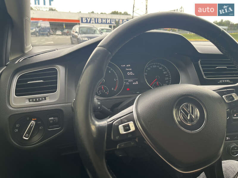 Универсал Volkswagen Golf 2016 в Ужгороде