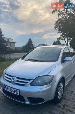 Хетчбек Volkswagen Golf 2005 в Чернівцях
