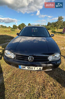 Хетчбек Volkswagen Golf 2003 в Володимирці