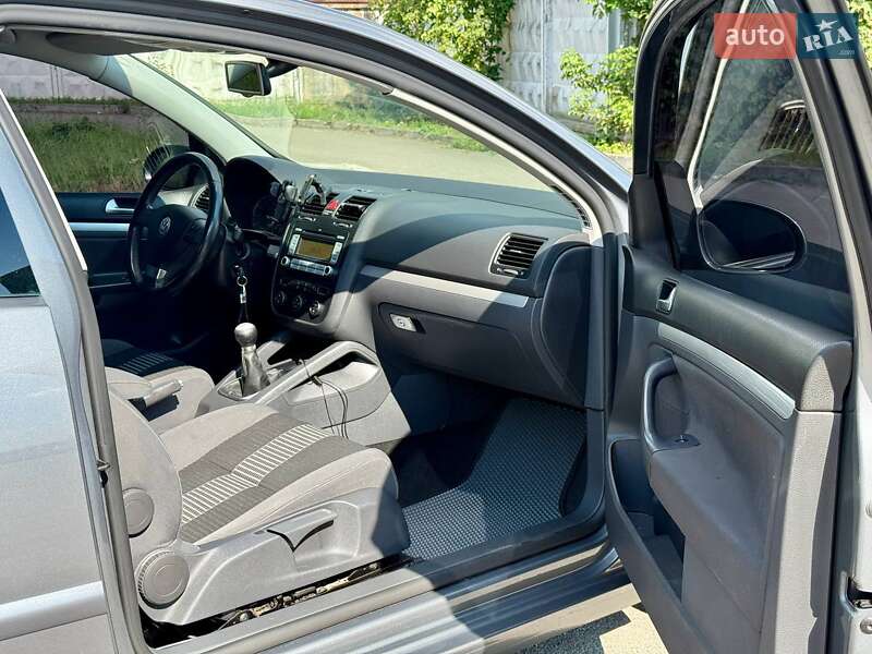 Хетчбек Volkswagen Golf 2007 в Києві