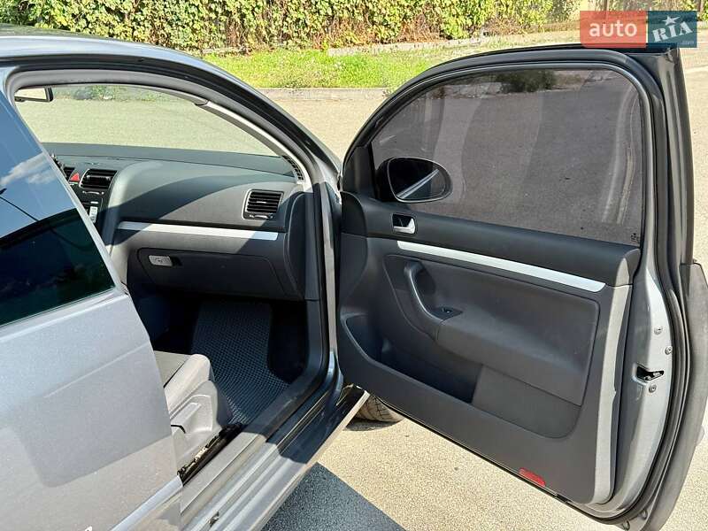 Хетчбек Volkswagen Golf 2007 в Києві