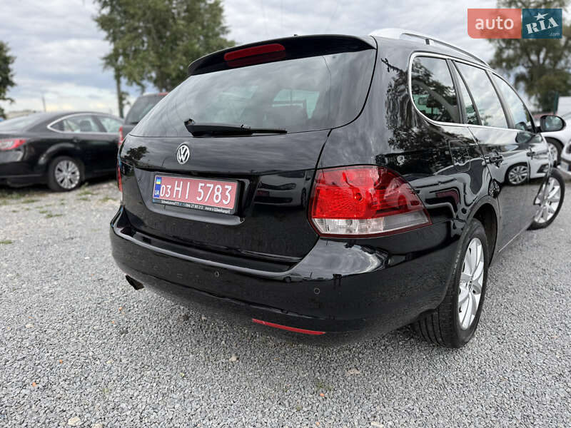 Универсал Volkswagen Golf 2012 в Ровно