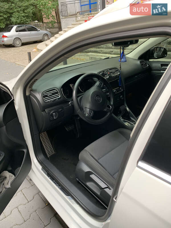 Универсал Volkswagen Golf 2012 в Ивано-Франковске