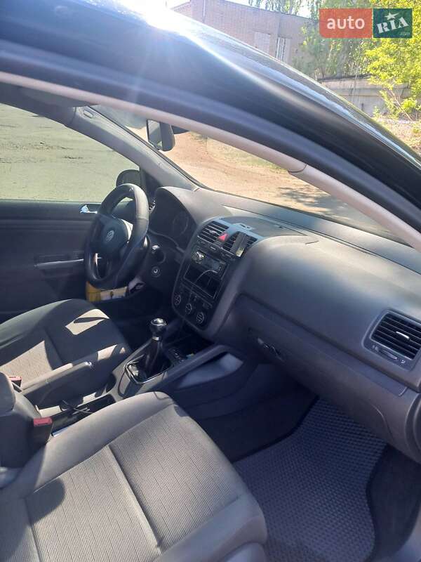 Хетчбек Volkswagen Golf 2004 в Кривому Розі