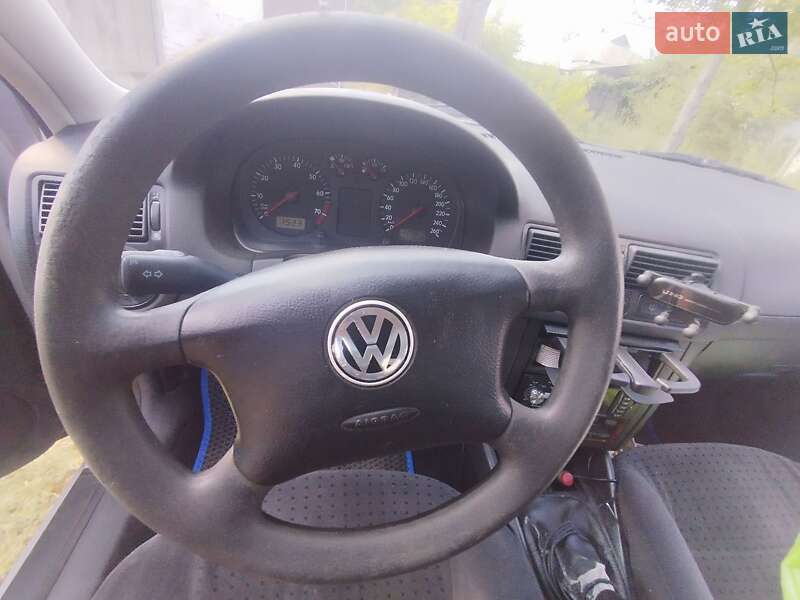 Хетчбек Volkswagen Golf 2000 в Дніпрі