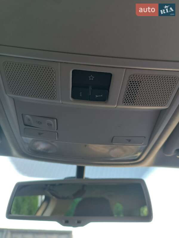 Універсал Volkswagen Golf 2011 в Золочеві