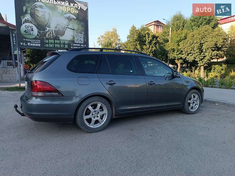 Універсал Volkswagen Golf 2011 в Золочеві