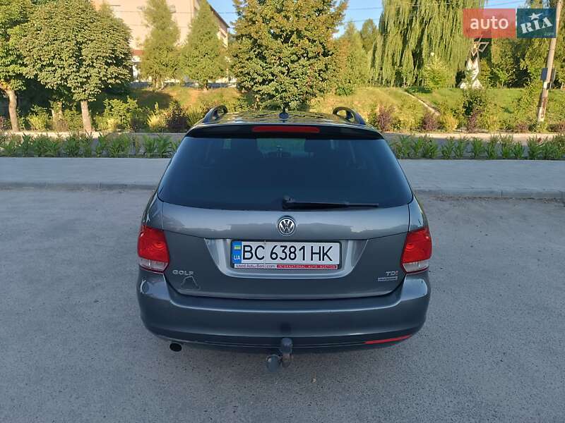 Універсал Volkswagen Golf 2011 в Золочеві