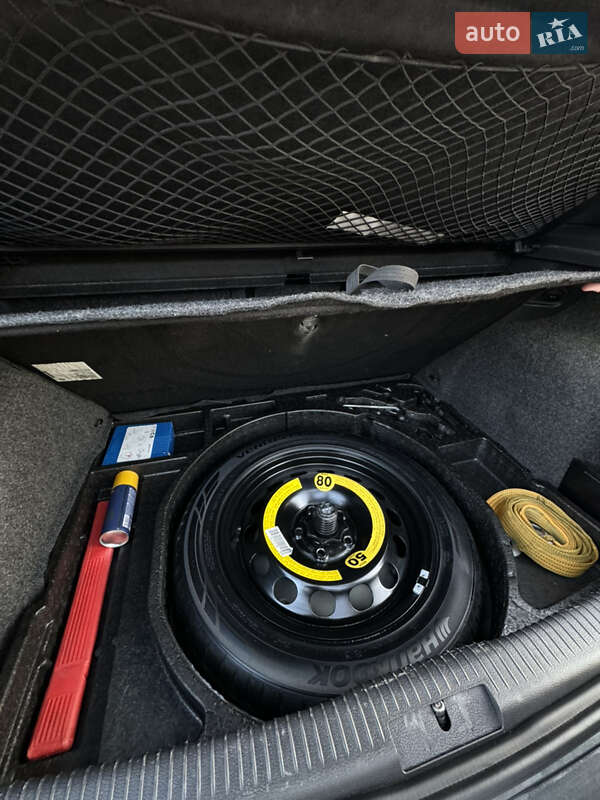 Хетчбек Volkswagen Golf 2012 в Тернополі