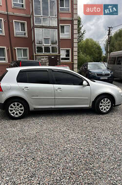 Хэтчбек Volkswagen Golf 2008 в 