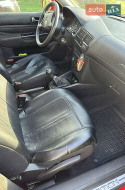 Универсал Volkswagen Golf 2000 в Владимире