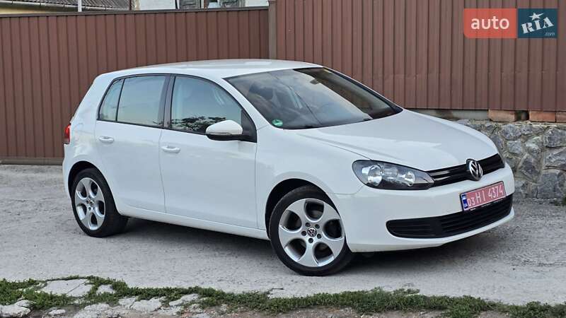 Хэтчбек Volkswagen Golf 2010 в Полтаве