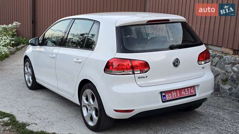 Хэтчбек Volkswagen Golf 2010 в Полтаве