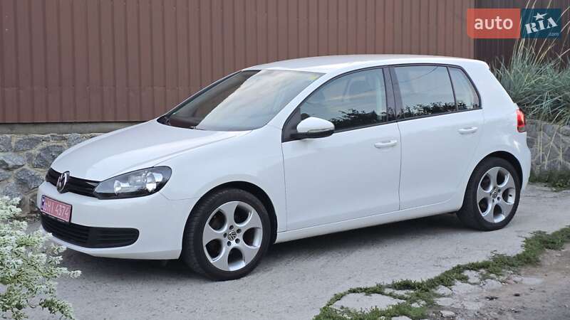 Хэтчбек Volkswagen Golf 2010 в Полтаве