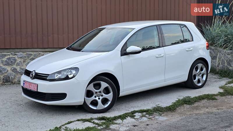 Хэтчбек Volkswagen Golf 2010 в Полтаве