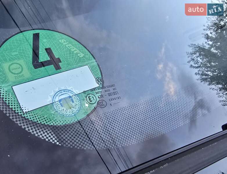 Хэтчбек Volkswagen Golf 2010 в Полтаве