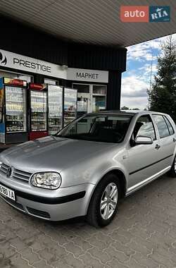 Хэтчбек Volkswagen Golf 2001 в Надворной