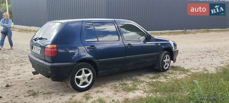 Хетчбек Volkswagen Golf 1994 в Чернігові