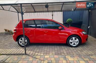 Хетчбек Volkswagen Golf 2011 в Сваляві