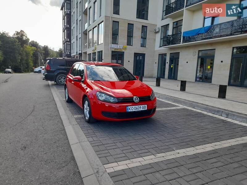 Хетчбек Volkswagen Golf 2011 в Сваляві