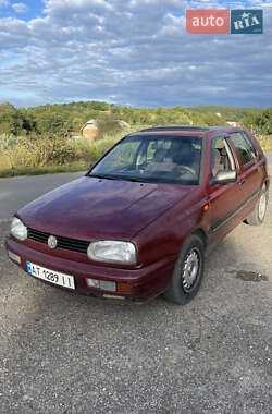 Хэтчбек Volkswagen Golf 1994 в  фото 2 Хэтчбек Volkswagen Golf 1994 в