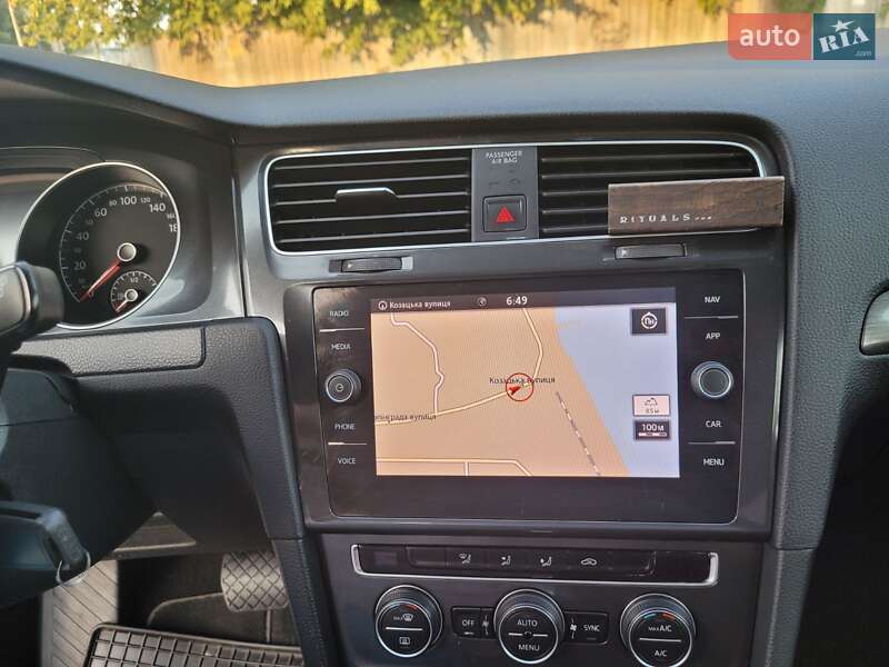 Універсал Volkswagen Golf 2018 в Черкасах
