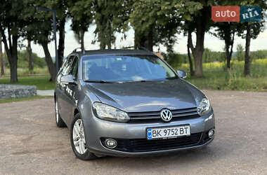 Универсал Volkswagen Golf 2010 в Тростянце