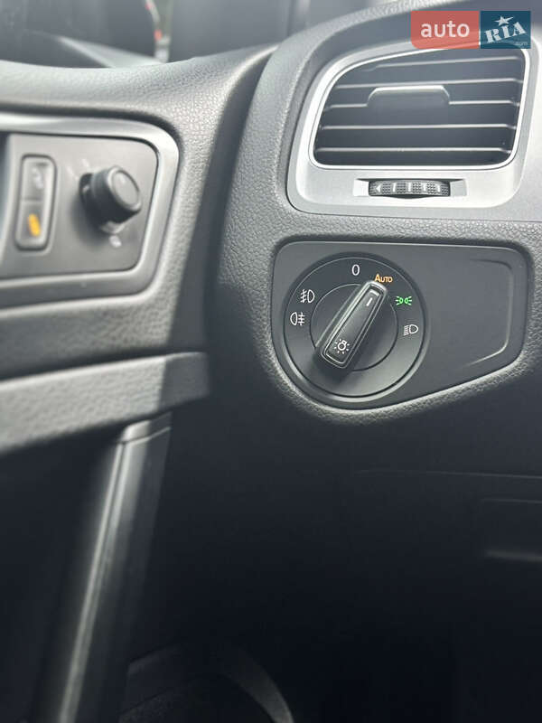 Универсал Volkswagen Golf 2016 в Буче