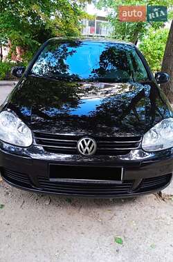 Хэтчбек Volkswagen Golf 2004 в Запорожье