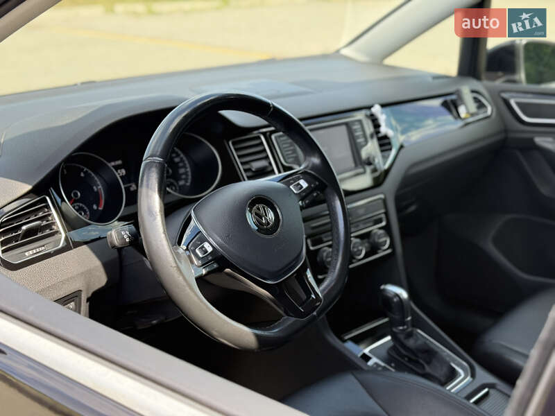 Хетчбек Volkswagen Golf 2016 в Стрию