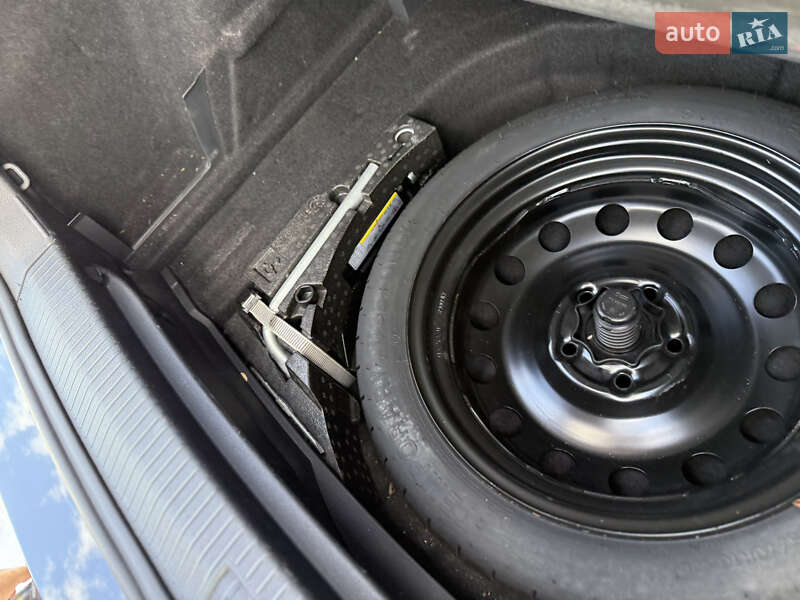 Хетчбек Volkswagen Golf 2016 в Стрию