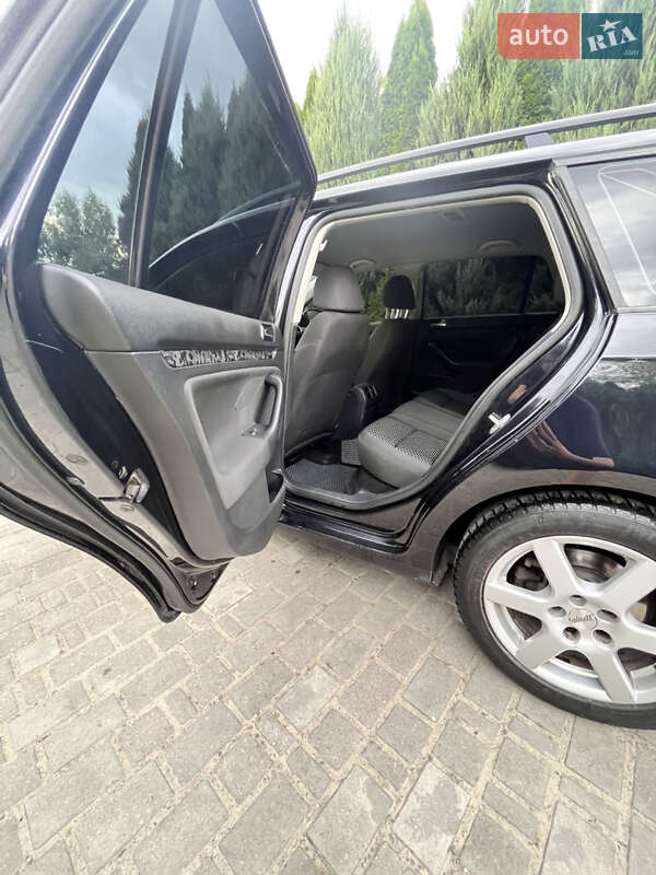 Універсал Volkswagen Golf 2010 в Самборі