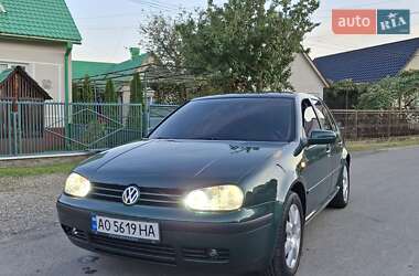Хэтчбек Volkswagen Golf 1998 в Хусте