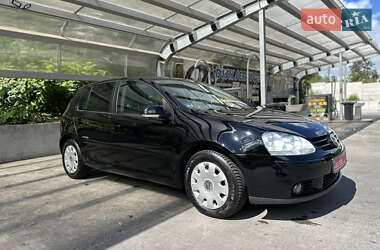Хэтчбек Volkswagen Golf 2008 в Киеве
