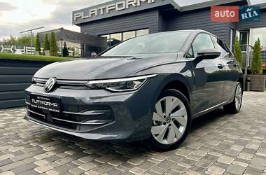 Хэтчбек Volkswagen Golf 2024 в Киеве