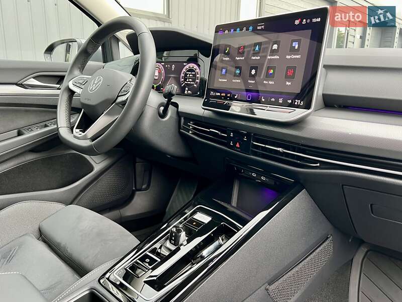 Хетчбек Volkswagen Golf 2024 в Києві